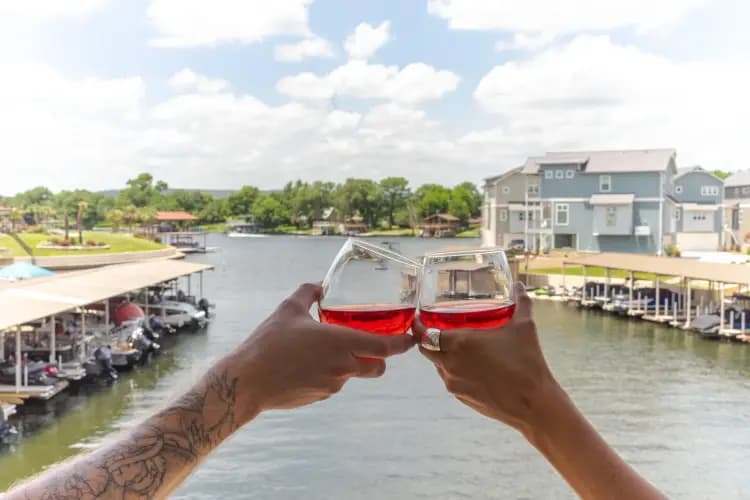 Lake-view Vacation Homes For Your Perfect Family Getaway